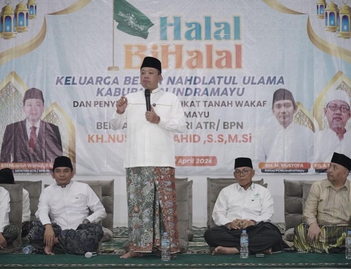 Hadiri Halalbihalal dan Penyerahan Sertipikat Tanah Wakaf PCNU Indramayu, Menteri Nusron Minta NU Berikan Kebermanfaatan bagi Masyarakat
