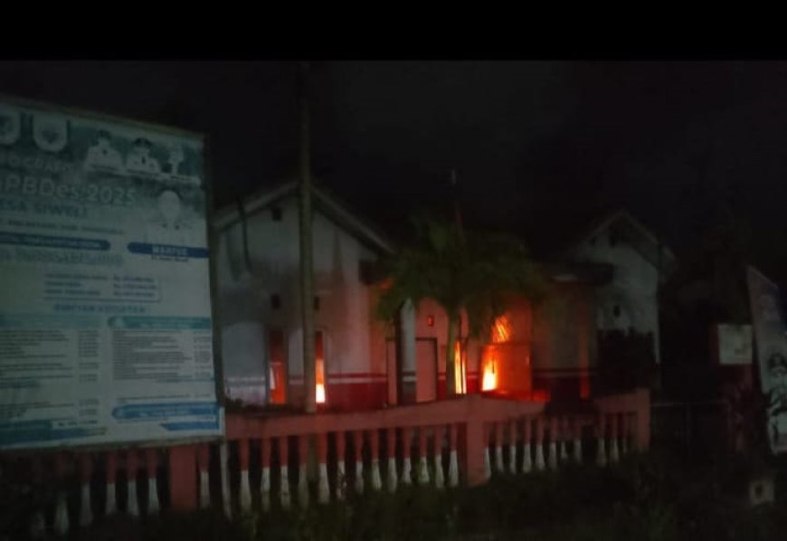 Kantor Desa Siweli Diduga Sengaja Dibakar
