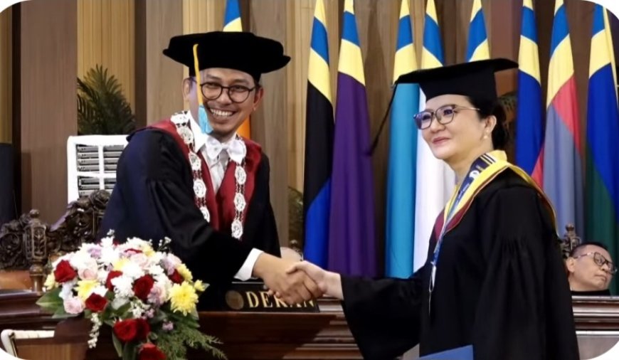 Usai Studi S2 di UNAIR, Bupati Poso Komitmen Kembangkan Inovasi Daerah