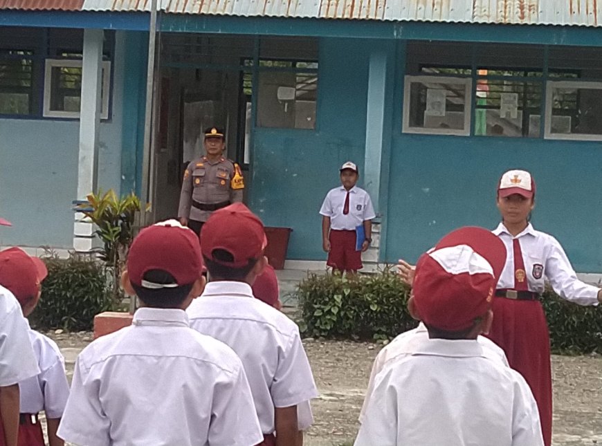 Jadi Pembina Upacara, Kapolsek Lore Selatan Tekankan Pentingnya Menghargai Jasa Pahlawan