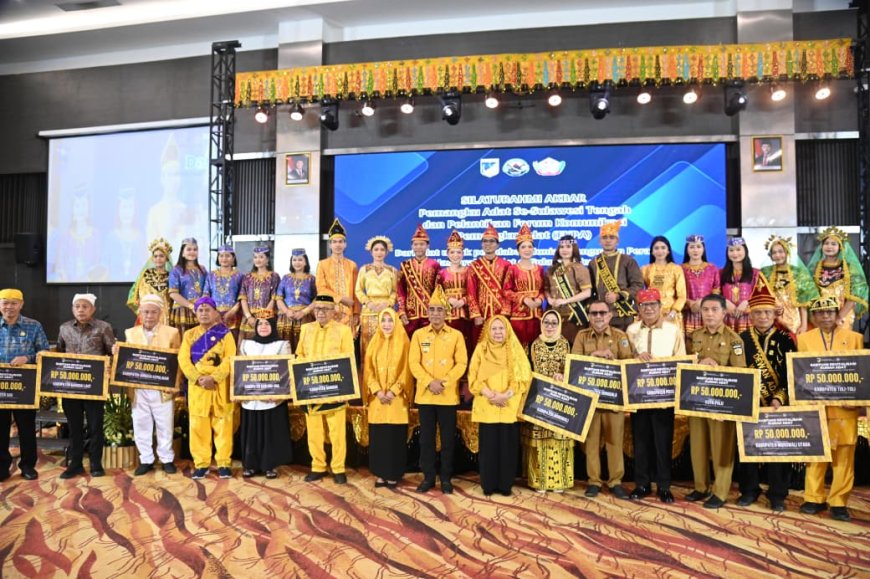 Pemprov Beri Bantuan Revitalisasi Rumah Adat