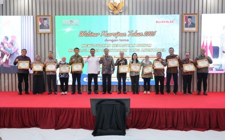 Bangun Motivasi Jajaran, Sekjen Kementerian ATR/BPN Beri Penghargaan kepada Satker Pengelola Kearsipan Terbaik