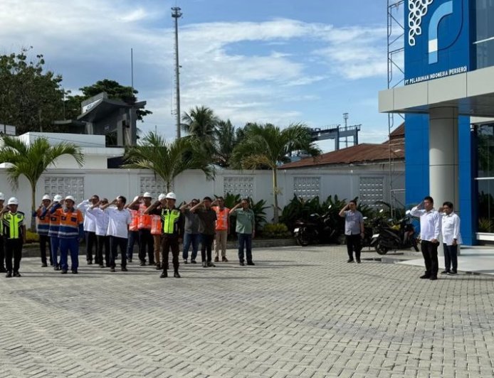 Memaknai Hari Kebangkitan Nasional Ke-118: Pelindo Regional 4 Pantoloan Laksanakan Upacara Bendera