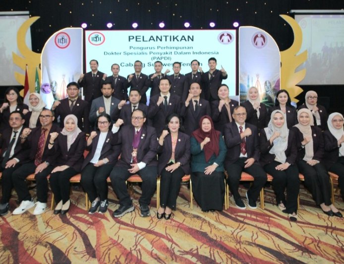 Pelantikan Pengurus PAPDI Cabang Sulteng Dirangkaikan Simposium Ilmiah Nasional