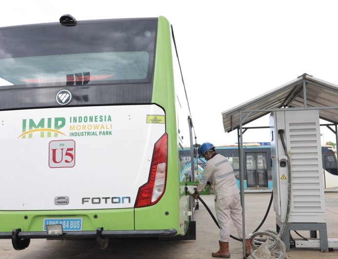 Dukung Percepatan Elektrifikasi, IMIP Operasikan Bus Listrik untuk Karyawan
