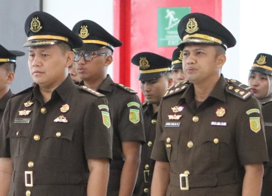 Kajati Sulteng Lantik Dua Koordinator Kejati