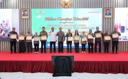 Bangun Motivasi Jajaran, Sekjen Kementerian ATR/BPN Beri Penghargaan kepada Satker Pengelola Kearsipan Terbaik