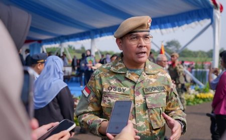 Penutupan Latsarmil Komcad Gelombang I 2026, Wamen Ossy Sebut Latsarmil Perkuat Karakter dan Integritas ASN