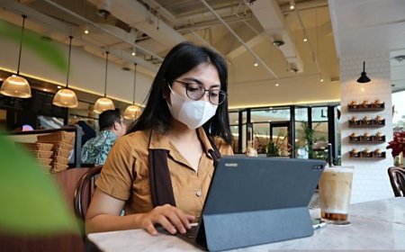 Posisi Duduk Tak Ergonomis Memicu Nyeri Pinggang pada Usia Muda