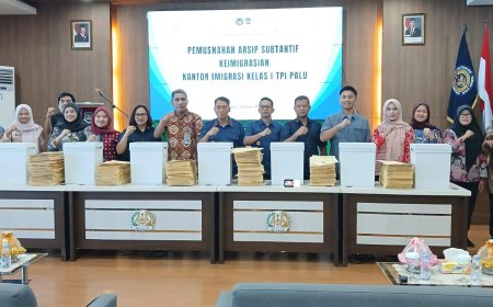 Penuhi Amanat Undang-Undang, Imigrasi Palu Musnahkan 15.000 Arsip Subtantif