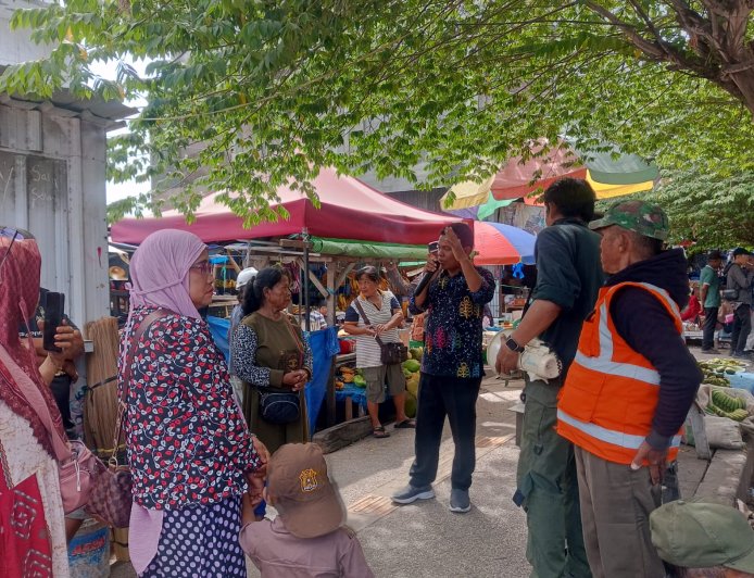 Diperindag Mendata Pedagang Berjualan di Bahu Jalan