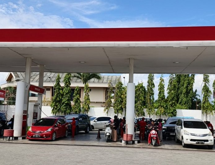 Pasca Gempa M6,7, SPBU di Kota Palu Diserbu Antrian Kendaraan