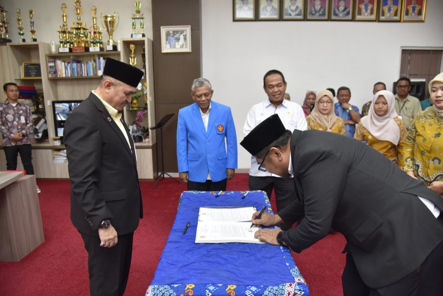Lantik PAW Wakil Dekan, Berikut Pesan Rektor Untad