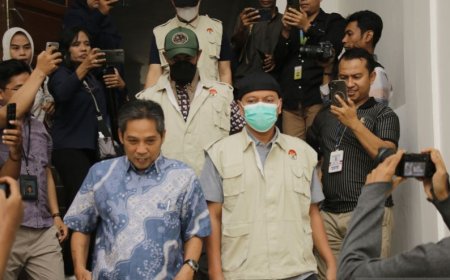 KPK Geledah Sejumlah Ruangan di Kantor Bupati Lombok Barat