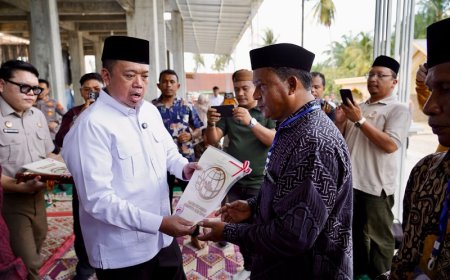 Menteri Nusron Serahkan Sertipikat Wakaf dan Bantuan dari MUI untuk Masjid Salman Alfarisi Aceh Tamiang
