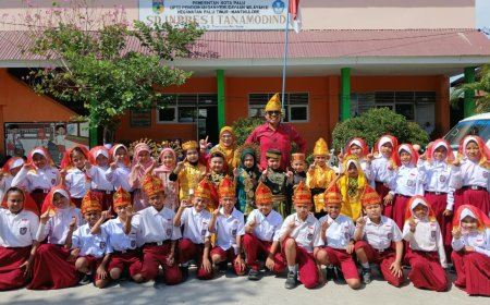 SD Inpres 1 Tanamodindi Palu Gelar Panggung Literasi Peringati HAN
