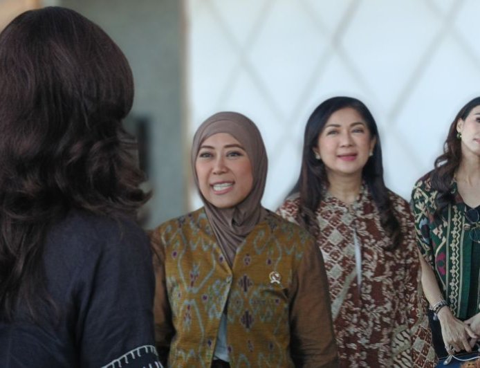Menkomdigi: PP Tunas Tak Gantikan Peran Orang Tua dan Guru