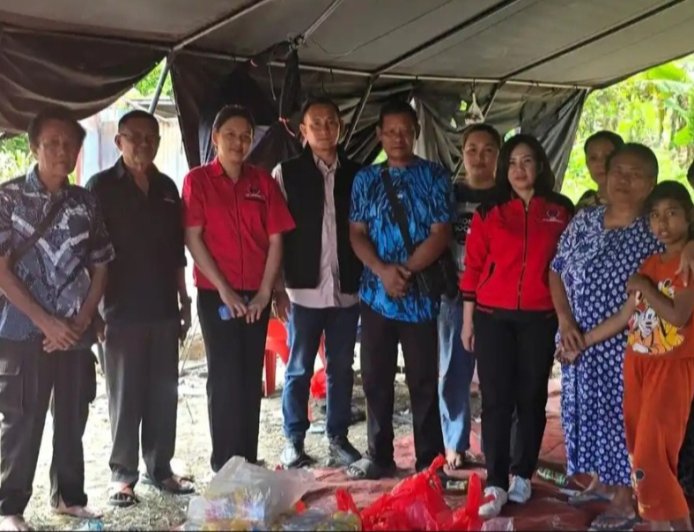 PDIP  Poso Salurkan Bantuan ke Korban Musibah Kebakaran