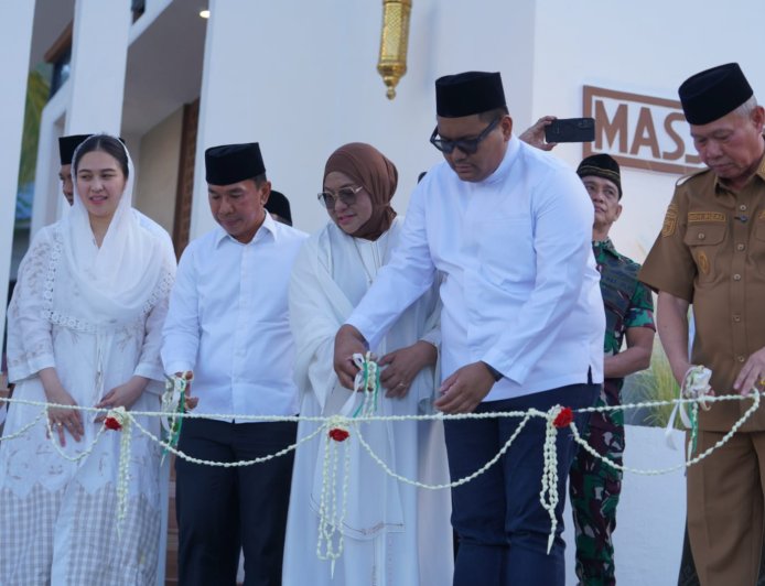 Wakil Ketua MPR Resmikan Masjid Kartini Al-Husein