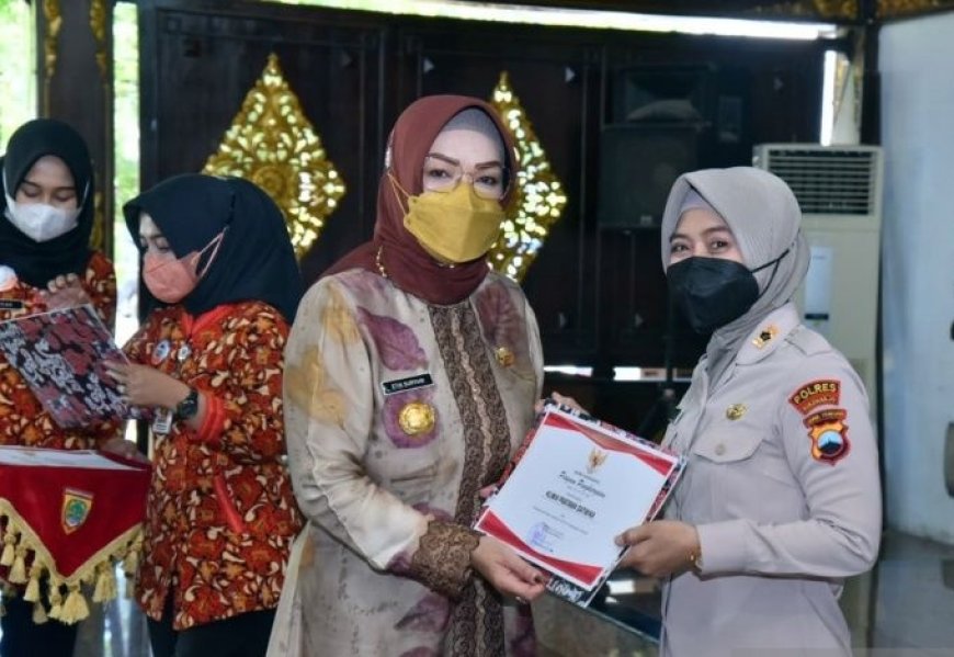 KPK Umumkan OTT Bupati Sukoharjo Etik Suryani Terkait Dugaan Pemerasa