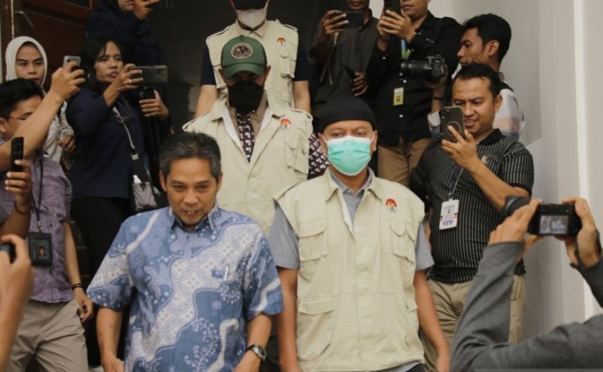 KPK Geledah Sejumlah Ruangan di Kantor Bupati Lombok Barat