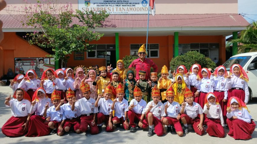 SD Inpres 1 Tanamodindi Palu Gelar Panggung Literasi Peringati HAN