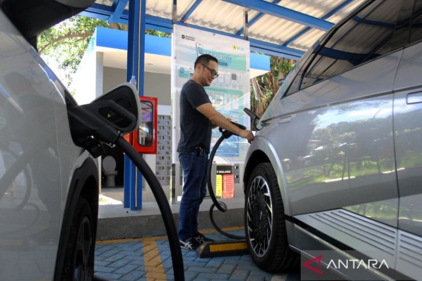 Airlangga: Insentif EV Akan Dikaitkan dengan Program Mobil Nasional