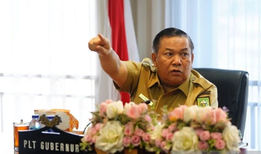 KPK Periksa Plt Gubernur Riau Guna Gali Temuan Uang Saat Penggeledahan