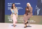 Diah Kenalkan “Ulos Simetria”, Perpaduan Ulos dengan Tenun Palu 