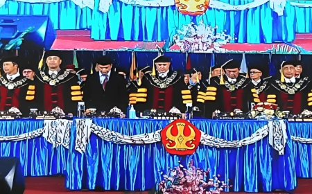 Pesan Rektor Untad Wisuda ke-137: Jadilah Pohon Peneduh