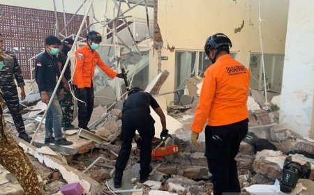 BMKG: Gempa Magnitudo 7,7 NTT Akibat Sesar Naik Busur Belakang Flores