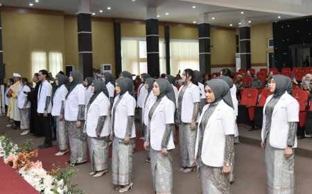 FK Untad Cetak 22 Dokter Baru