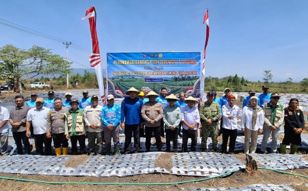 Kapolres Poso Hadiri Penanaman Bawang Putih Serentak