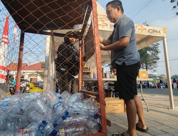 Tukar Botol Plastik Dapat Hadiah, CPM Ajak Warga Palu Peduli Lingkungan