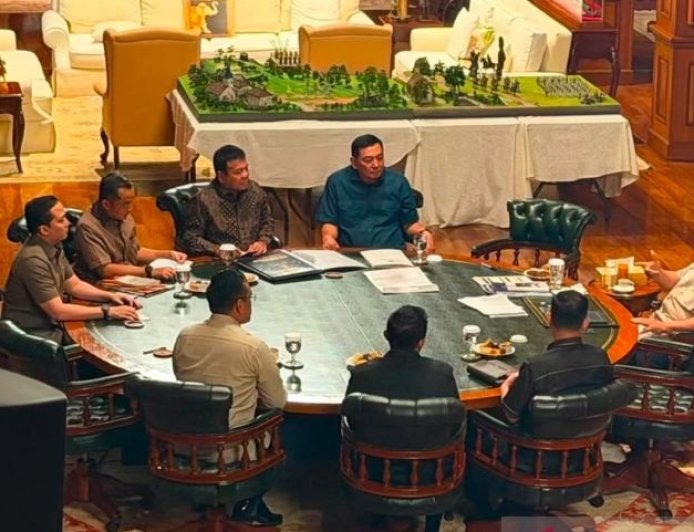 Presiden Perintahkan PLN-Pertamina Segera Pangkas Anak-Cucu Perusahaan