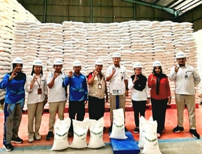 BULOG dan Dinas Ketapang Poso Periksa Beras Bantuan Pangan