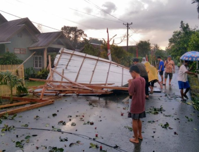 Lima Rumah Warga di Sigi Rusak Ditiup Angin Kencang