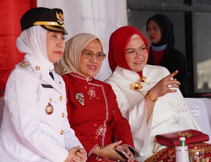 Upacara Penurunan Bendera di Pemkot Berlangsung Khidmat