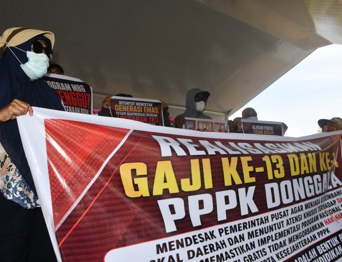 Tuntut Gaji 13 dan 14, Vera Semprot Massa P3K