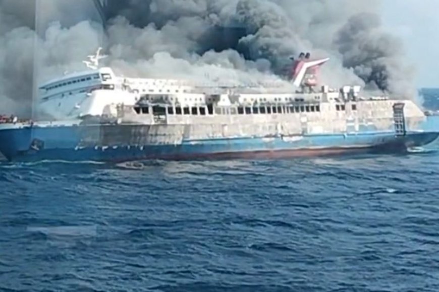 Kemenhub Kerahkan Kapal Patroli Evakuasi KM Mutiara Sentosa II Rute Surabaya-Makassr Yang Terbakar di Laut Jawa