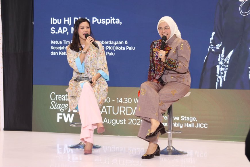 Diah Kenalkan “Ulos Simetria”, Perpaduan Ulos dengan Tenun Palu 