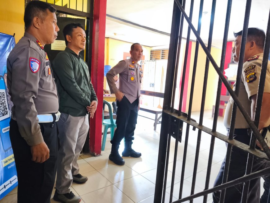 Wakapolres Pastikan Kesiapan Personel di Polsek Poso Kota
