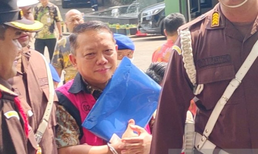 Febrie Adriansyah Tiba di Kejagung Untuk Diperiksa Sebagai Tersangka