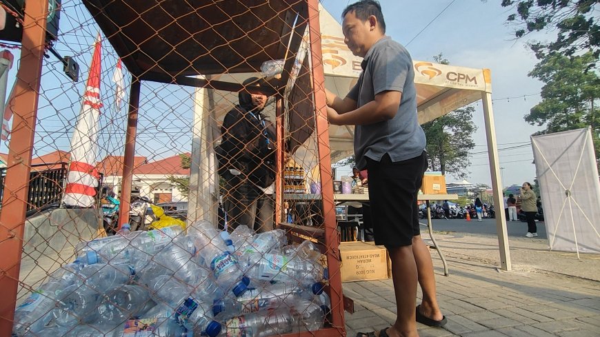 Tukar Botol Plastik Dapat Hadiah, CPM Ajak Warga Palu Peduli Lingkungan