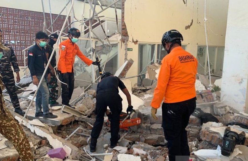 BMKG: Gempa Magnitudo 7,7 NTT Akibat Sesar Naik Busur Belakang Flores