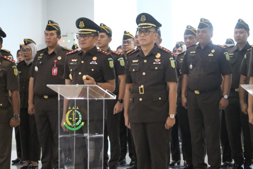 Kajati Lantik Sejumlah Pejabat di Lingkup Kejati