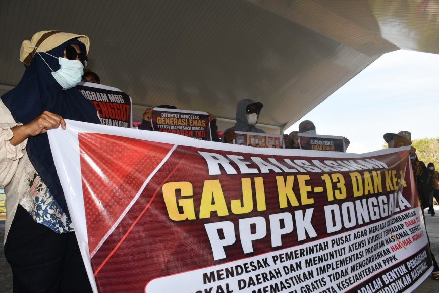 Tuntut Gaji 13 dan 14, Vera Semprot Massa P3K