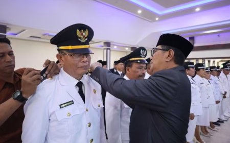 Suharto Kandar Lantik 69 Pejabat Pemkab Poso