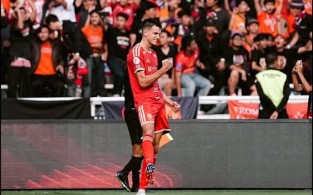 Gol Jeremejeff dan Ivan Mamut Antar Persija Kalahkan Persib di Jakarta