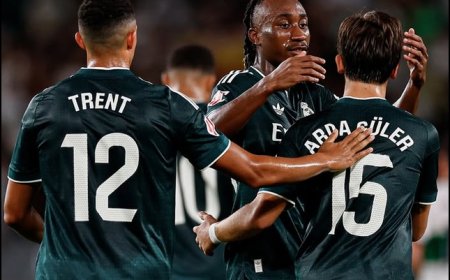 Carlos Espi Antar Real Madrid Kalahkan Elche 3-2